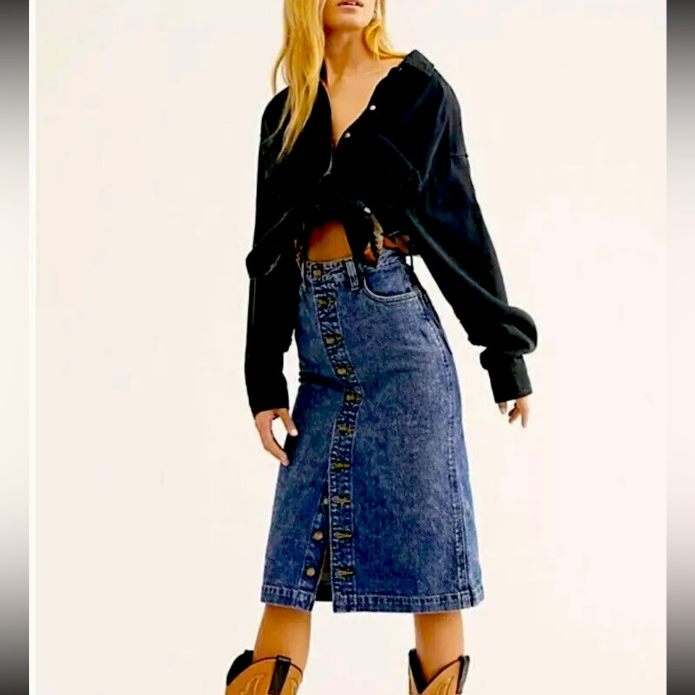 NWOT Lee Vintage MIDI Skirt Acid Wash size 26. High Waisted.